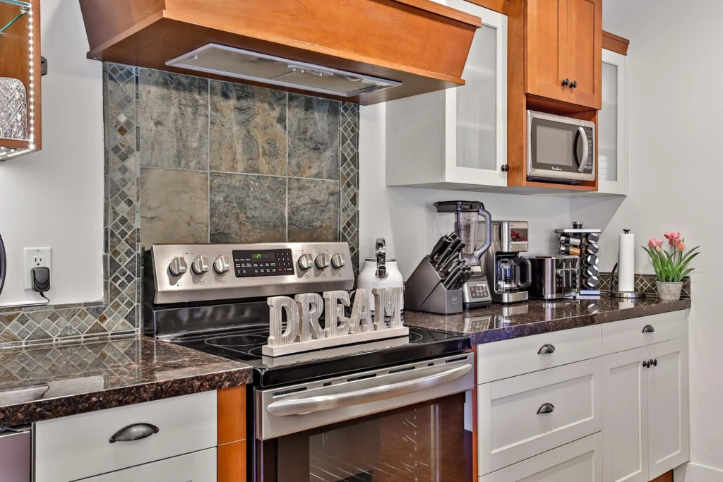 The Versailles by Samsara Resort Top Luxury Top View 1300SQF 2BEDROOM 2BATHROM