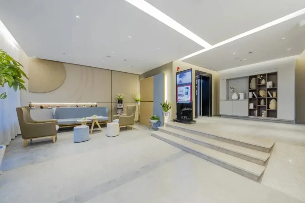 Home Inn Shanghai Nanjing Road Pedestrian Street Huanghe Road Branch