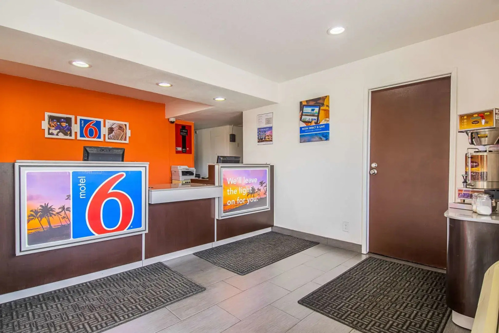 Bakersfield Inn - Airport