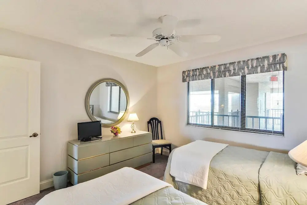 Land's End 404 Building 6 Direct Beachfront Condo/top Floor!
