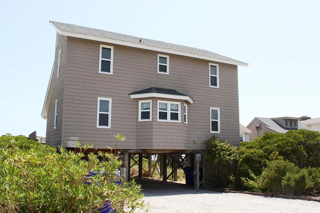 Wahoo by Oak Island Accommodations