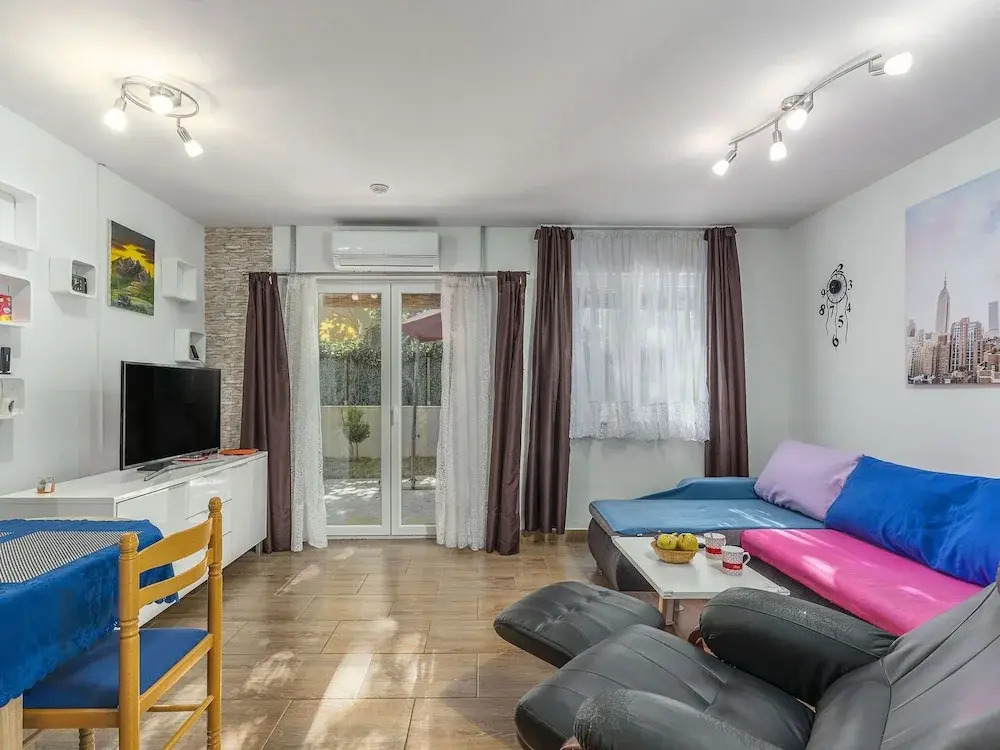 Holiday house for 4-5 persons with private pool near Rovinj