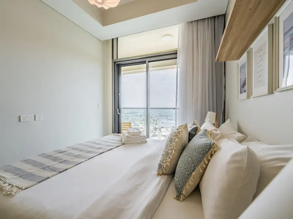 Modern and Cozy Condo With Unobstructed City Views