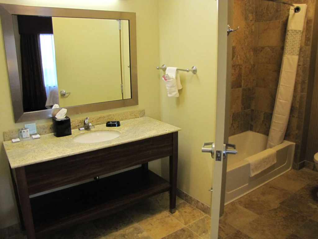 Hampton Inn & Suites Jamestown, ND