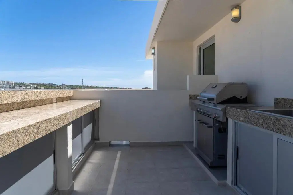 Gorgeous 2 bedroom 2 bath 2 pools Short walk to the beach Camino Viejo 204