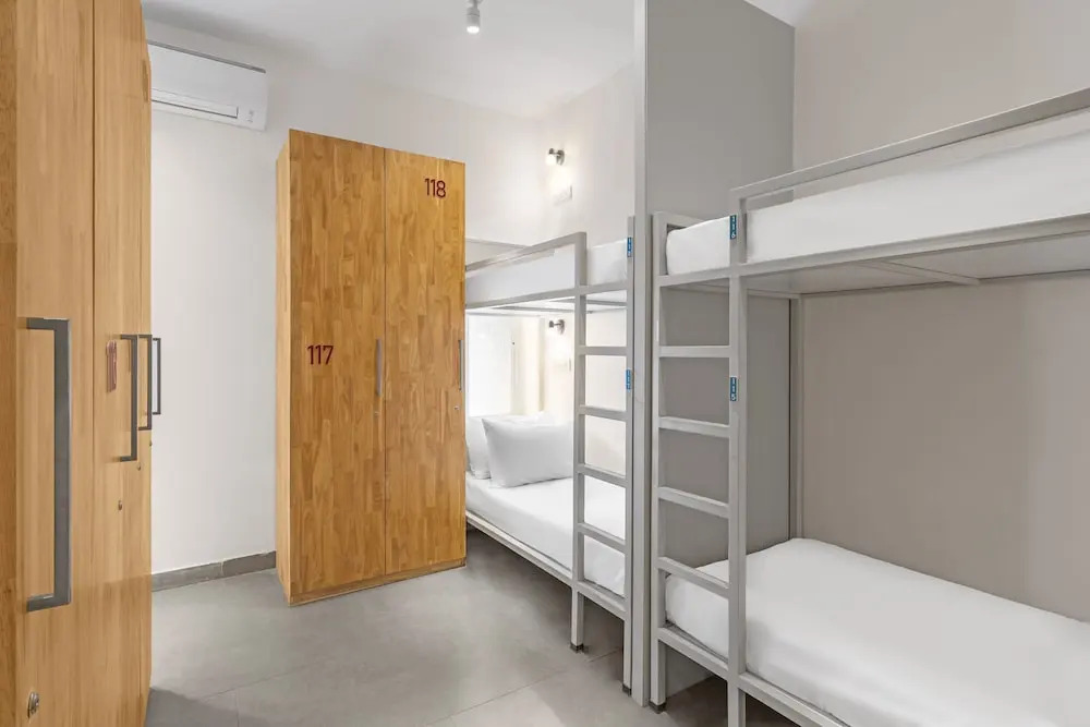 Bedzzz Varanasi by Leisure Hotels, 1 Km from Dashwasamedh Ghat