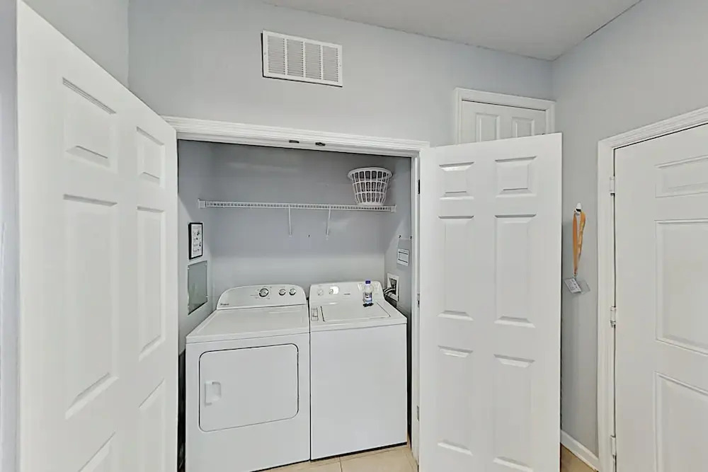 Chic Vista Cay Getaway On Universal W/ Pools & Gym 3 Bedroom Condo