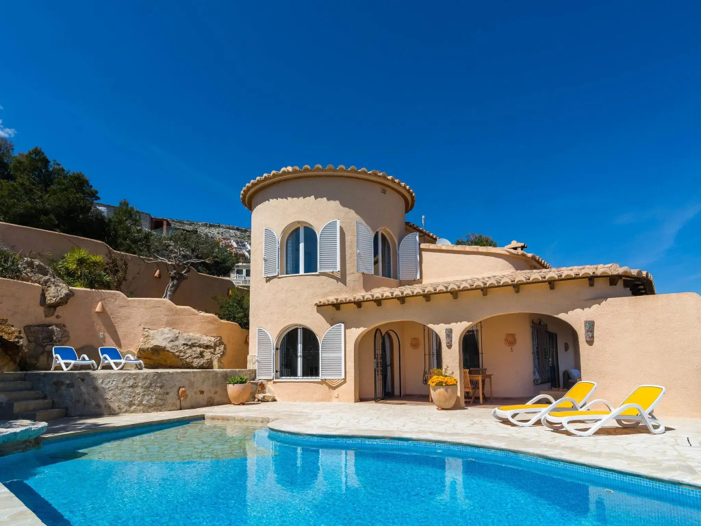 Villa with Sea Breeze Charm