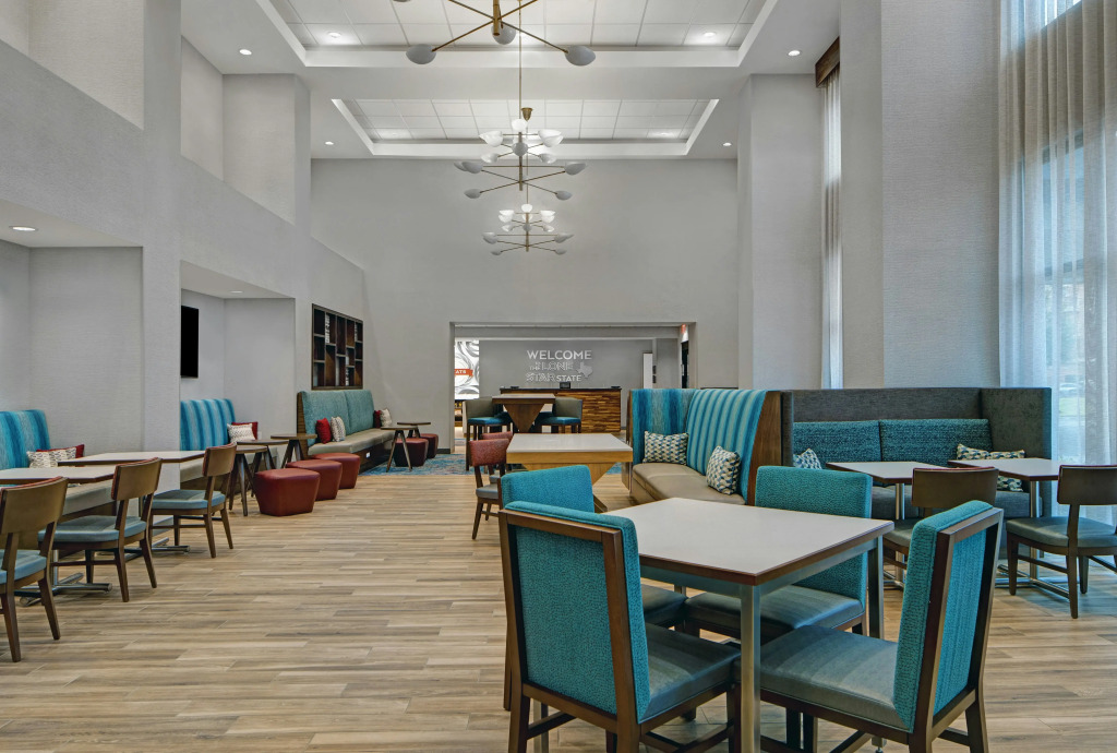 Hampton Inn & Suites Dallas - Farmers Branch