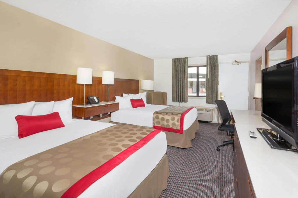 Crystal Inn Hotel & Suites