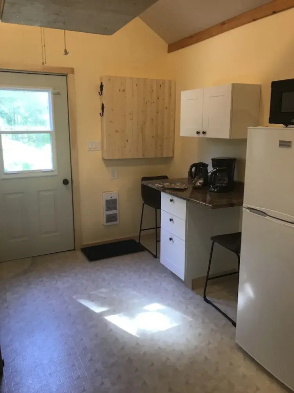 Longmuir's Hidden Cove Cottage Resort
