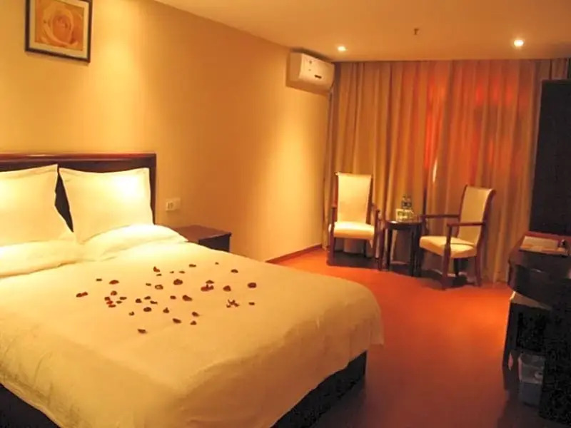 GreenTree Inn Guangdong Guangzhou Baiyun West Huangshi Road Express Hotel