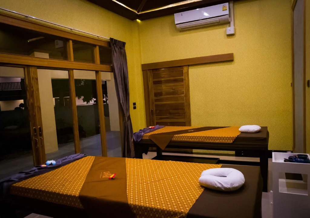 AU Place Hotel