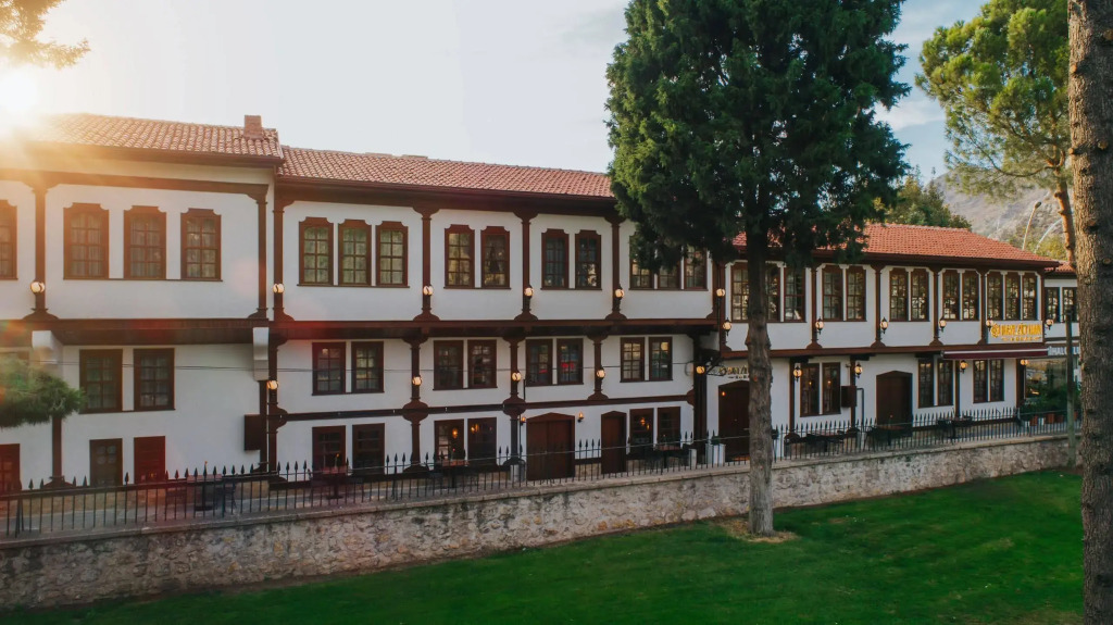 BAYEZİD HAN KONAK