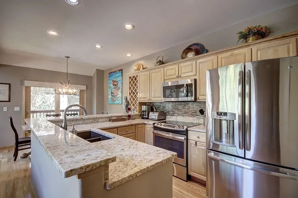 Tall Pines Lodge 4 Bedroom Townhouse by RedAwning