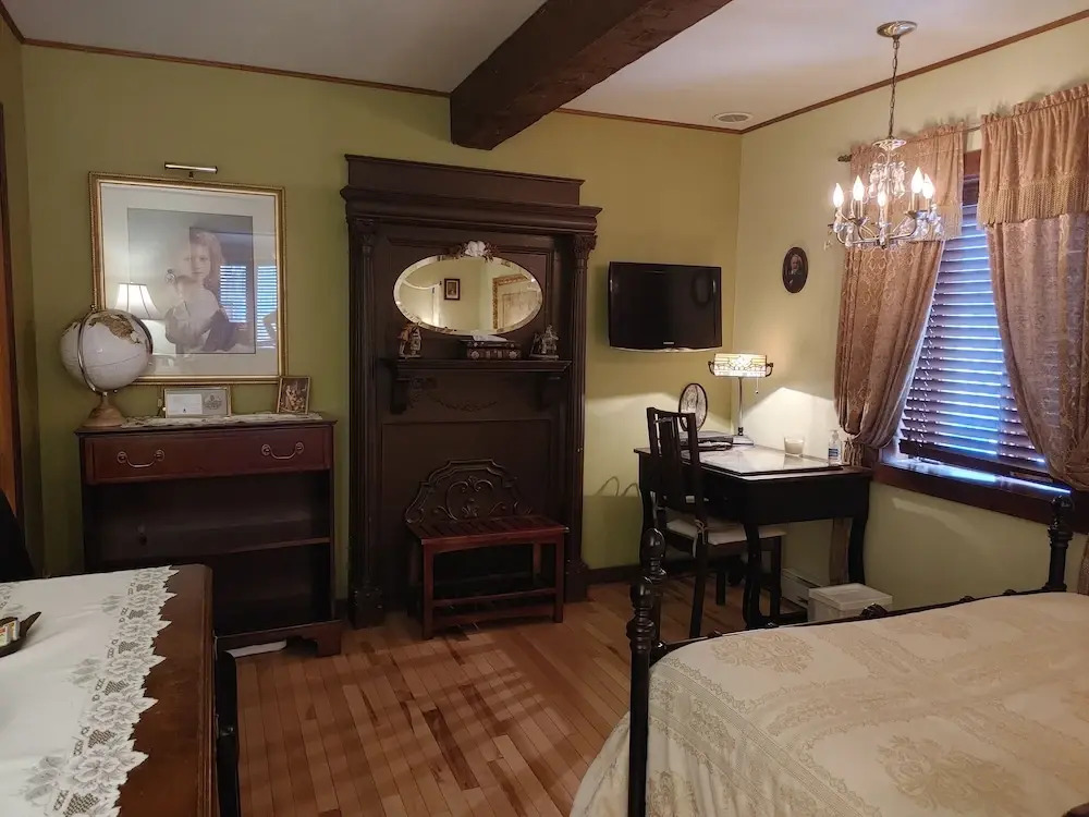 Guesthouse Refuge du Poète Montreal-Longueuil