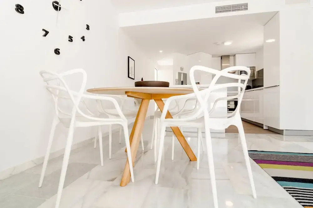 Ivy4- Modern 2 Bedroom Duplex Close To Beach