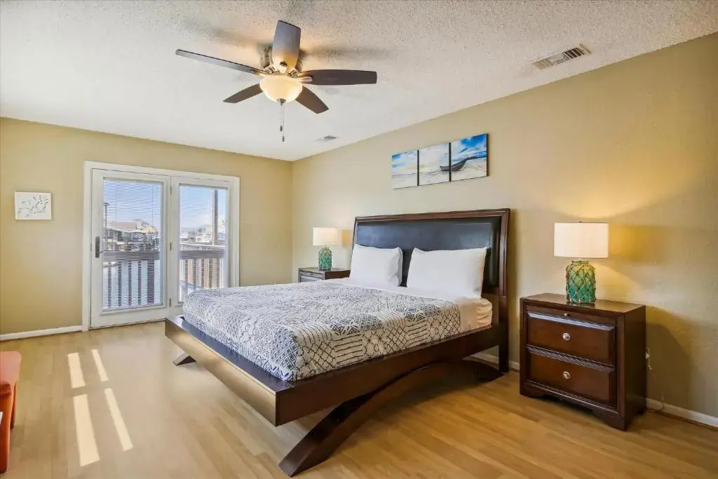 Canal Breeze by Ryson Vacation Rentals