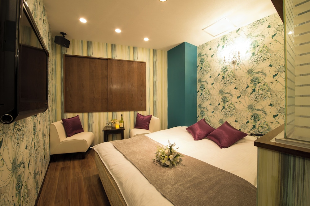 HOTEL RAFFINE - Adults Only