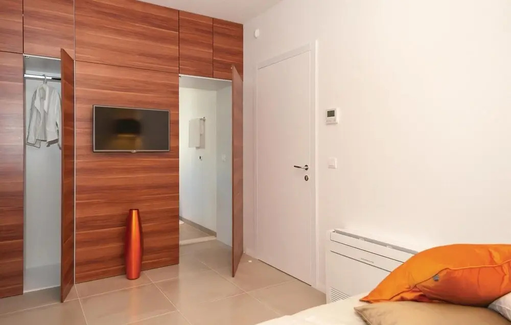 Nice Home in Okrug Gornji With Sauna, Wifi and 5 Bedrooms