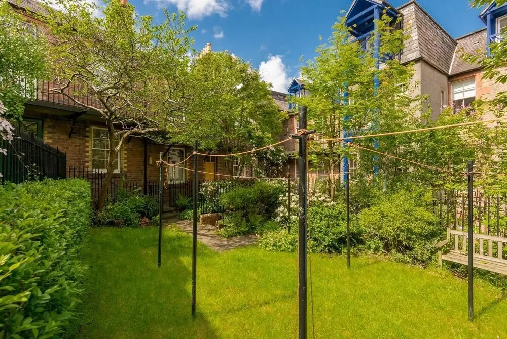 Cute 2 Bedroom Apt With View Of The Castle