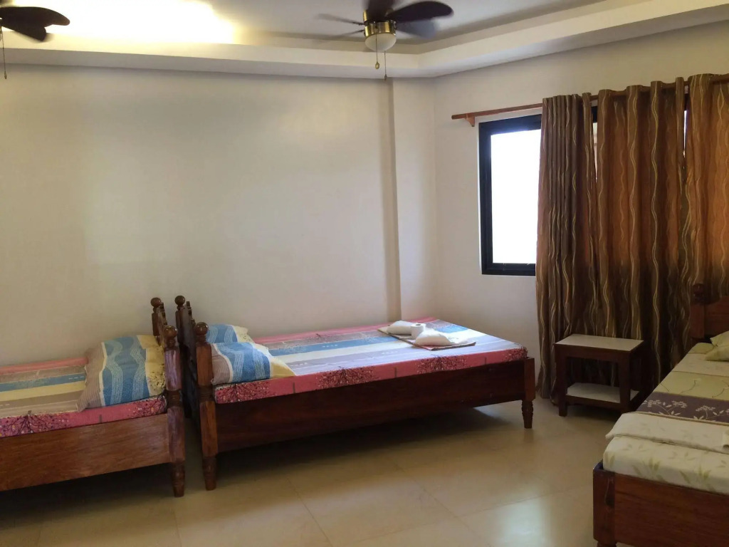 Rovic'S Tourist Hotel
