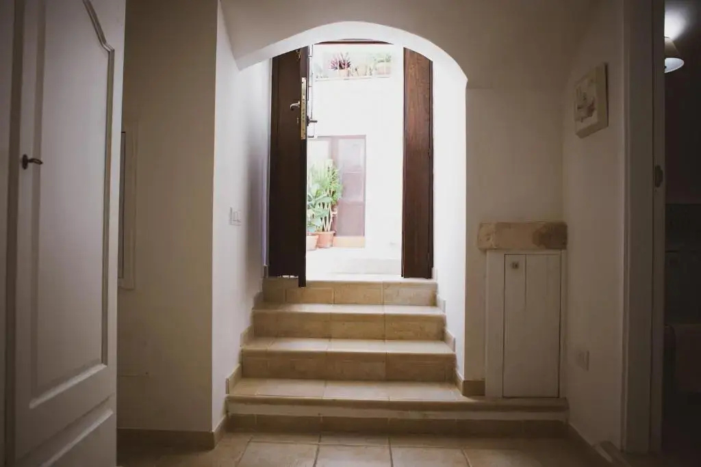 HOME 5 - Fra Leone