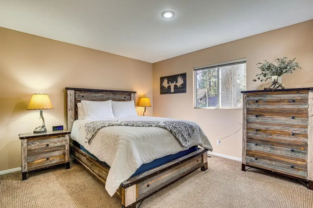 Family-friendly Home w/ Hot Tub in Big Bear!