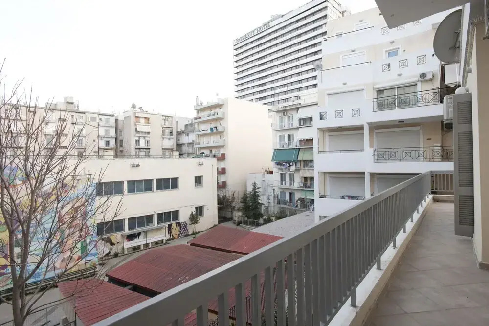Ambelokipi. Spacious Sunny Apartment