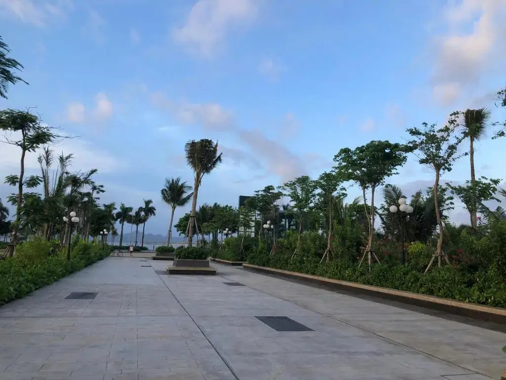 Ecobay Halong 2- Mountain view & near Marina beach