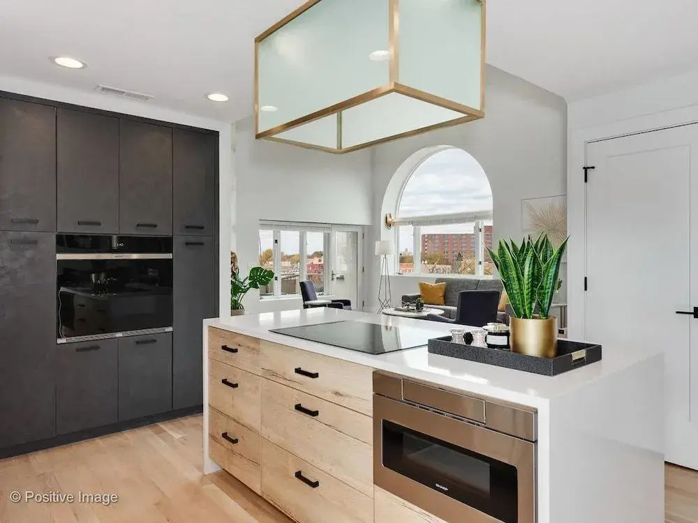 4 BDR Penthouse with Views