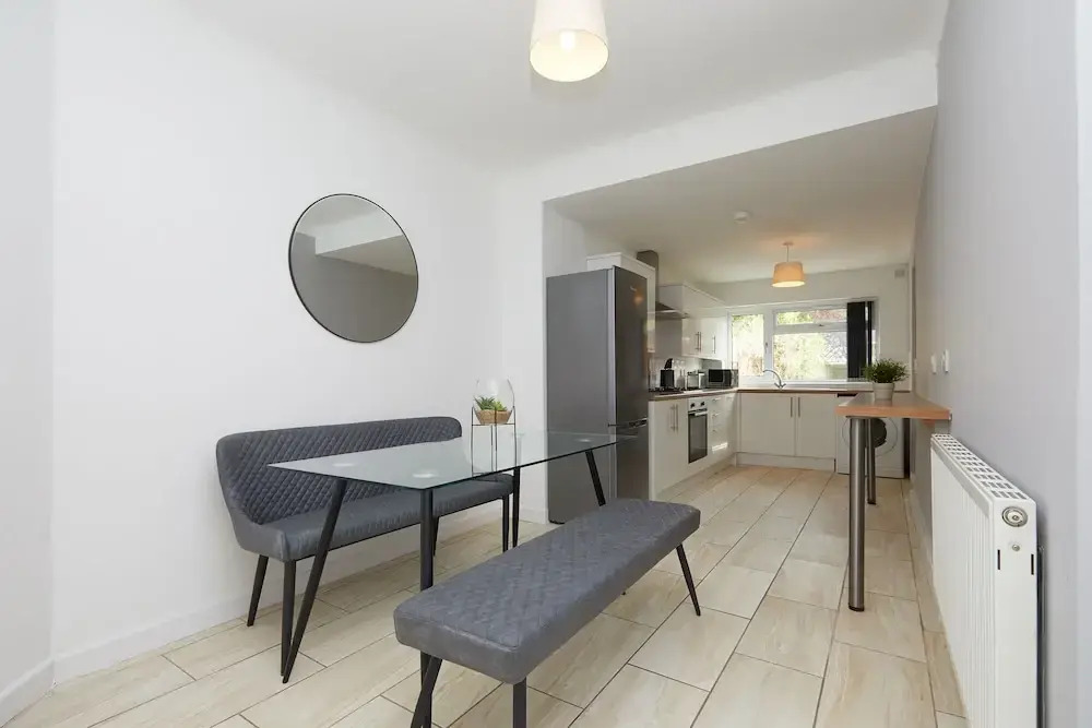 2 Bed Derby House- Parking - Rolls Royce