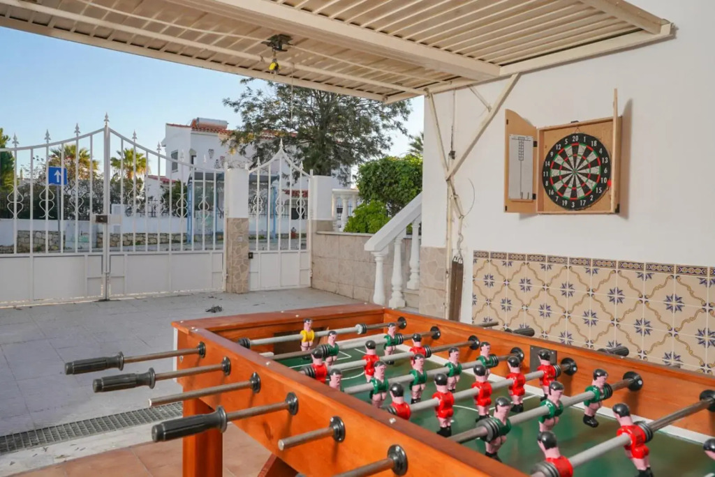 #072 Fantastic and Typical House with Pool and 3m Beach