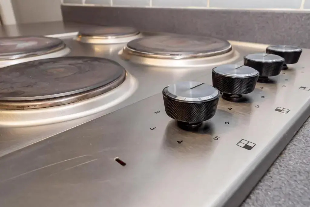 Shirley House 3, Guest House, Self Catering, Self Check in with Smart Locks, Use of Fully Equipped Kitchen, close to City Centre, Ideal for Longer Stays, Walking Distance to BAT, 20 min Drive to Fawley Refinery, Excellent Transport Links