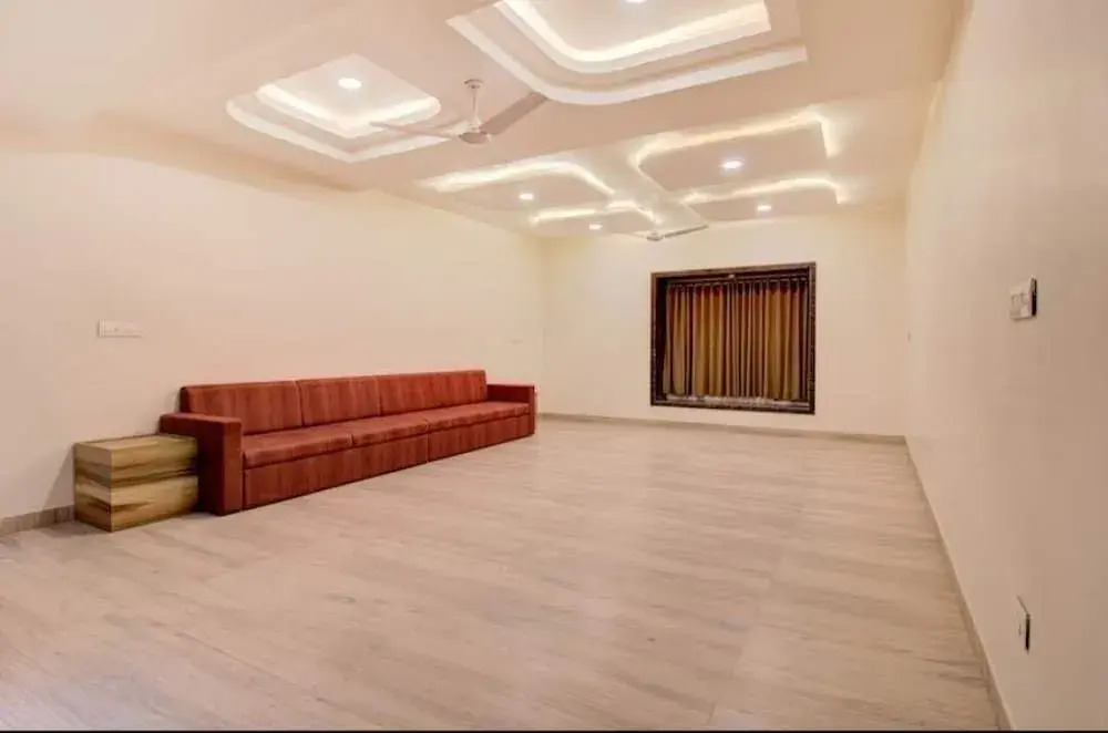 Hotel Krishna Raj