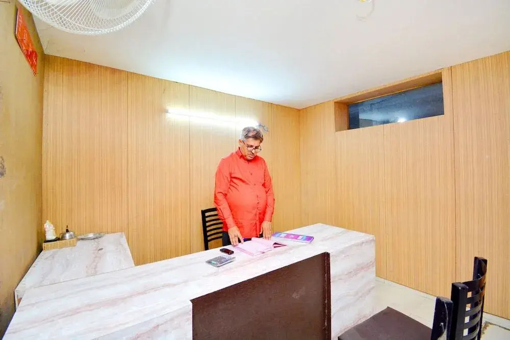 OYO 42769 Vij Guest House