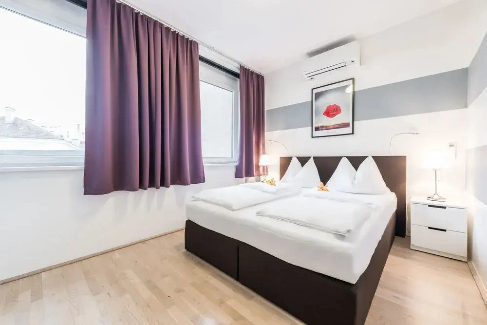 Design-Apartment Karlsplatz with Balcony