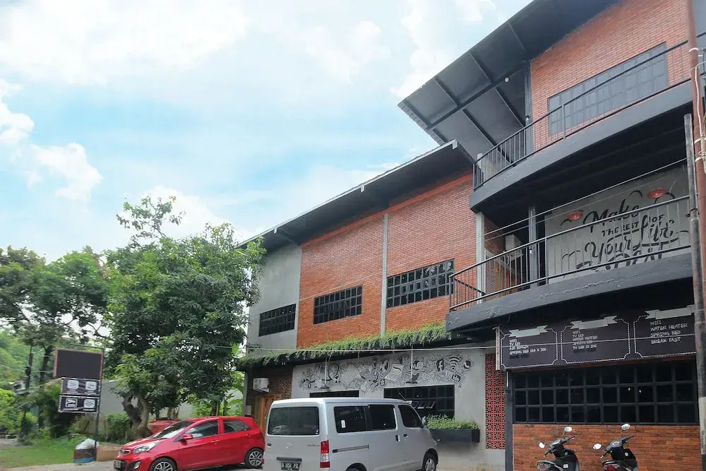 Airy Bandara Ahmad Yani Hanoman Tujuh 26 Semarang
