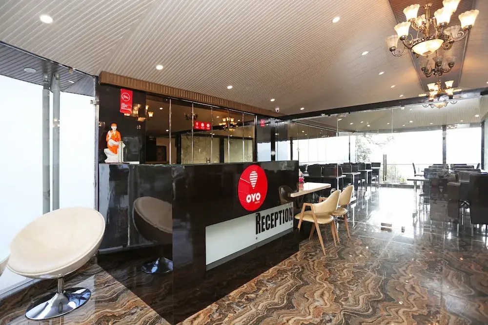 OYO 10076 Hotel Skylark