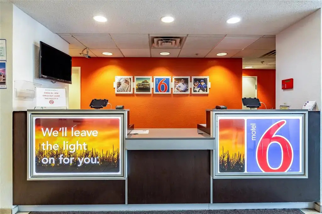 Motel 6 St Louis South