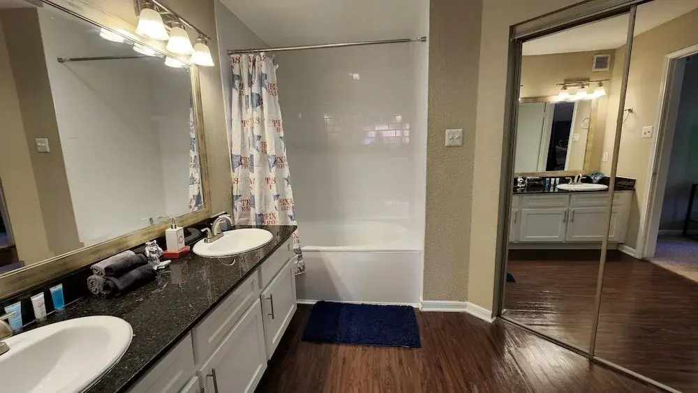 Near Nrg - Book For Rodeo - 2 Bedroom 2 Bath - Resort Style Pool