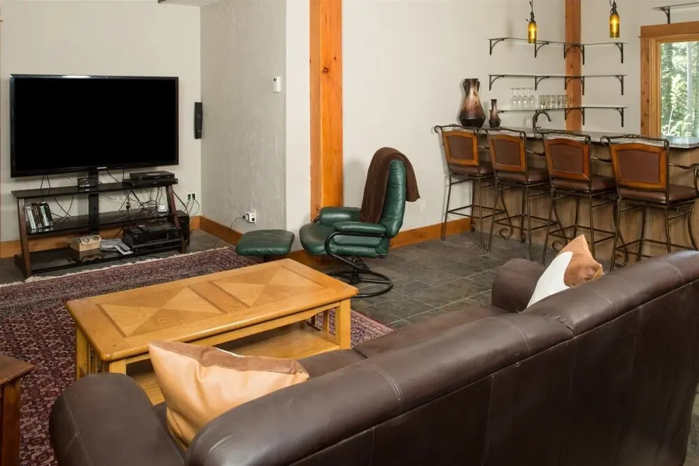 Big Sky - Little Plume Lodge