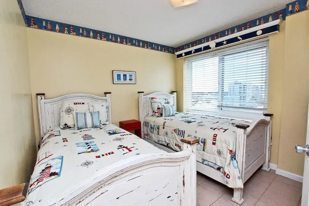 Tradewinds 901 - 2 Br condo