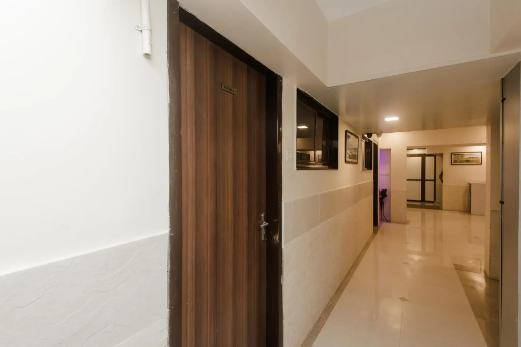 OYO 48225 Hotel Kirti
