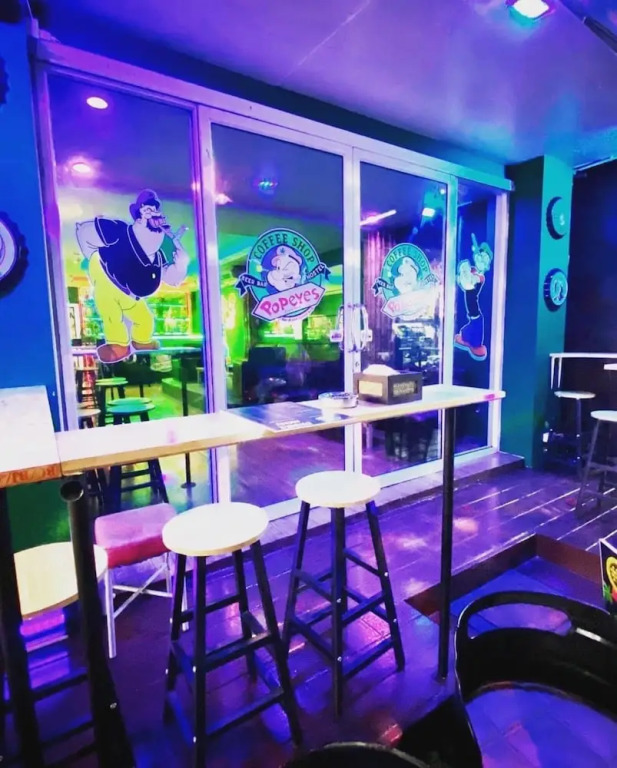 Popeyes Hostel Coffeeshop and Beer Bar