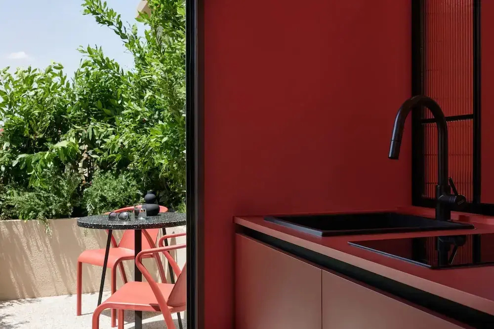 DWELL - Elegant City Stay