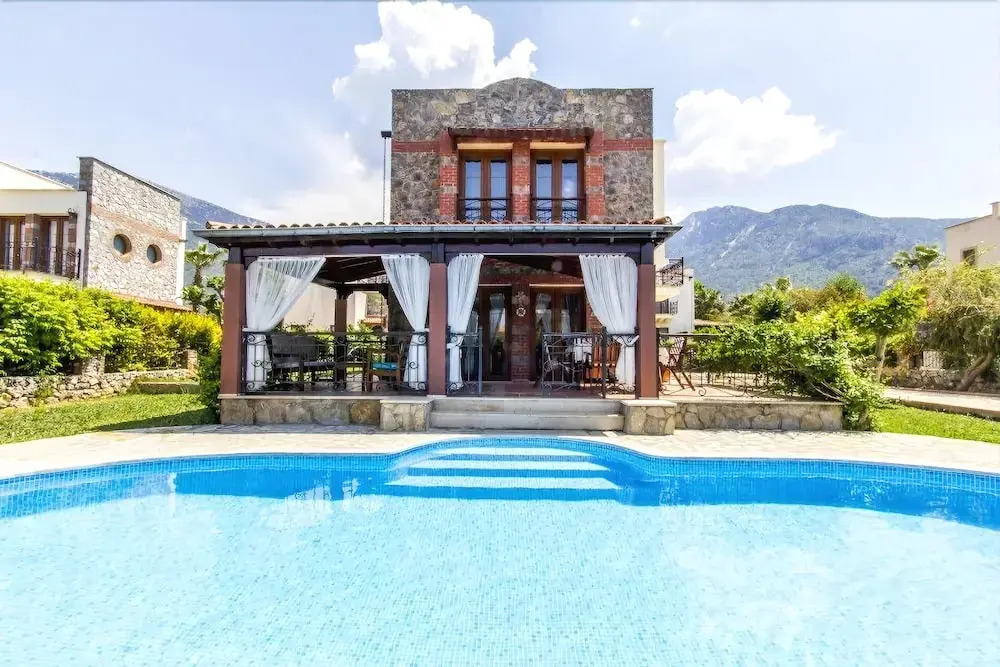 Villa Daisy by Villamnet