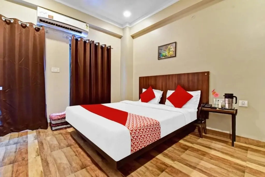 Oyo 84809  Mahalaxmi Guest House