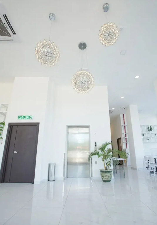 Green World Hotel