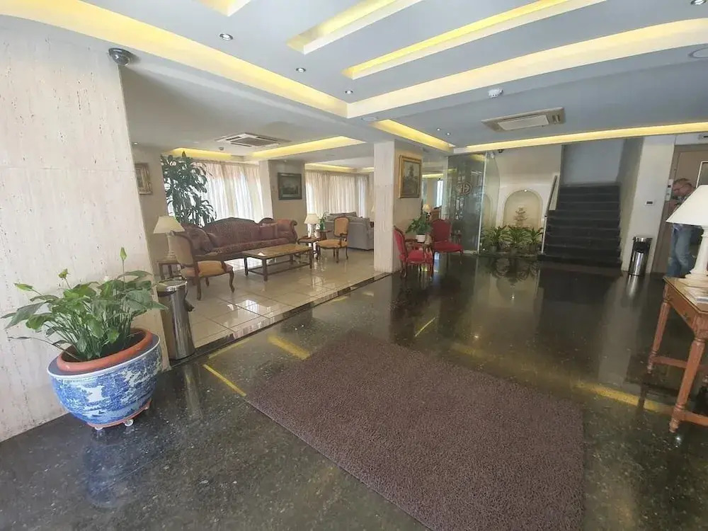 Holiday Home Suites